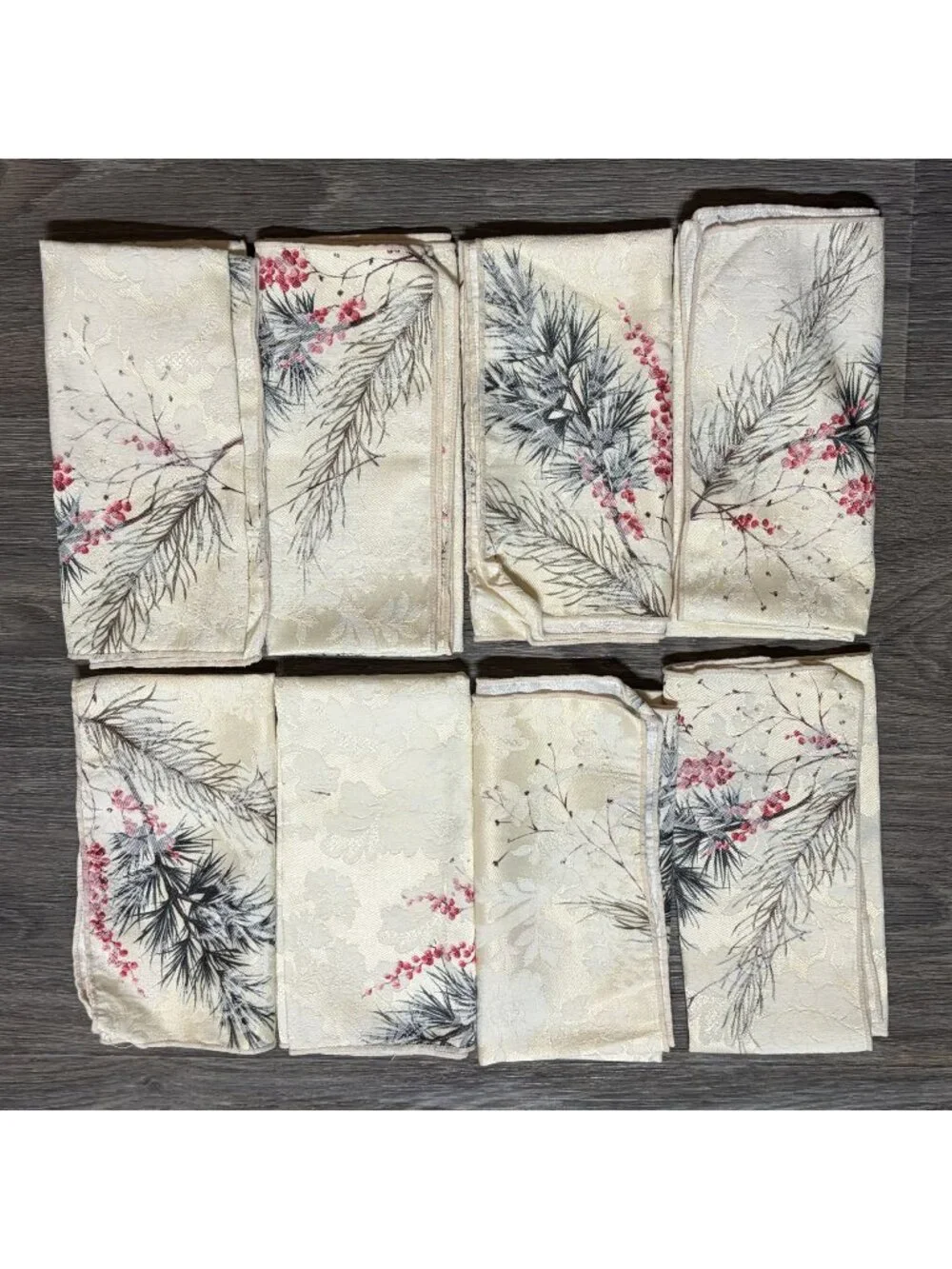 Set of 8 Wilton Court Designs Winter Pine Berries Blend Napkins 19 X 19 Holiday